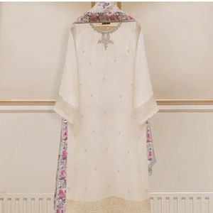 Brand New Agha Noor Size L beautiful dress